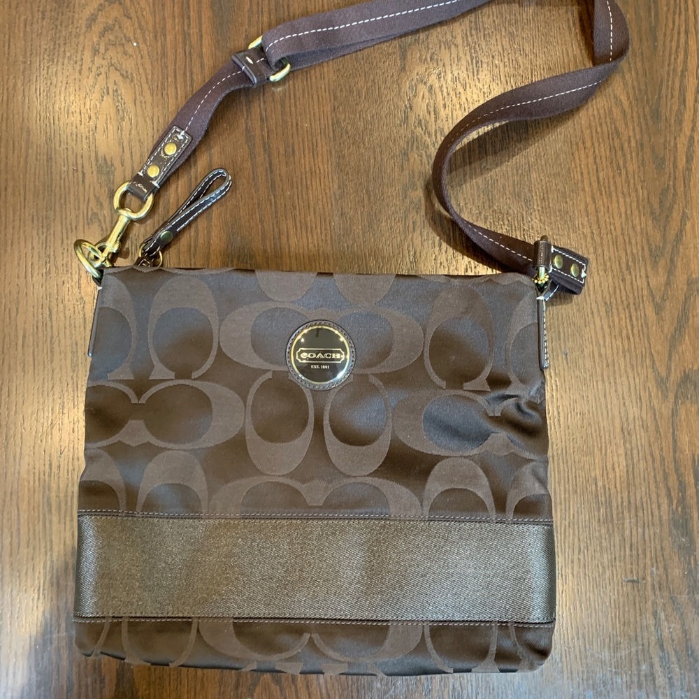chocolate signature canvas coach purse